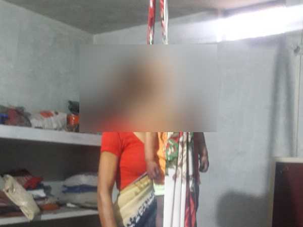 Mother and son body found hanging on a trap in Farrukhabad