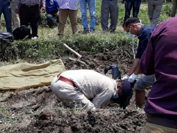 पति ने मार कर दफना दिया था