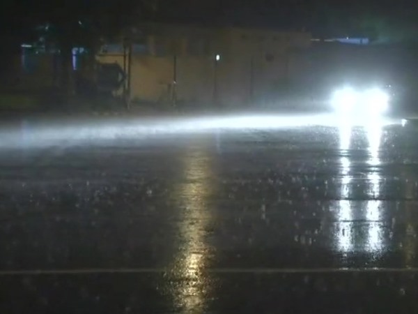 delhi,weather, weather report, weather, rain lashes delhi, rain