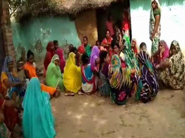 4 dead, 3 critically ill after consuming illicit liquor in Sachendi area of Kanpur 4 dead, 3 critically ill after consuming illicit liquor in Sachendi area of Kanpur