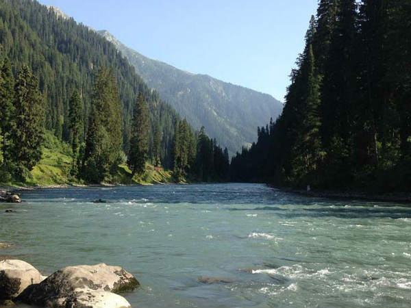 पाकिस्‍तान में नीलम नदी बन जाती किशनगंगा