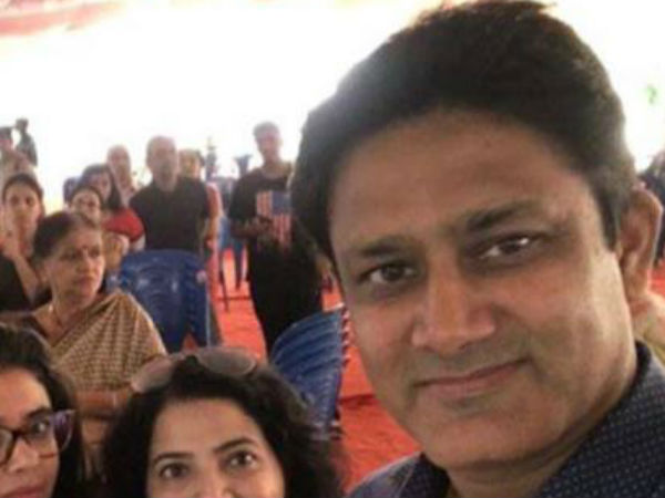 कर्नाटक विधानसभा चुनाव में कुंबले ने किया मतदान, आम लोगों से पूछा एक सवाल, देखें तस्वीरें 