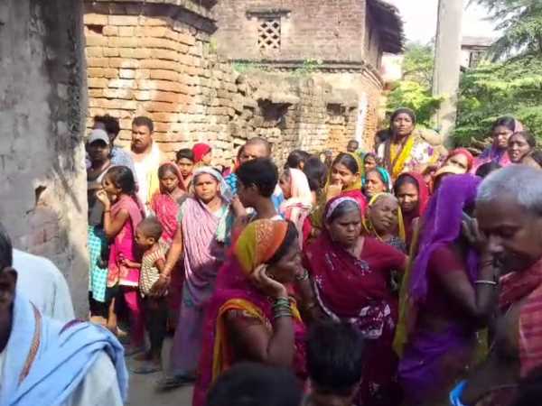 Lakhisarai found dead bodies of five people of same family