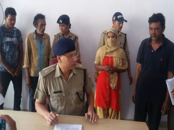 पुलिस ने धर-दबोचा