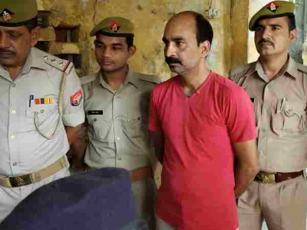 पुलिस ने गैंग को पकड़ा