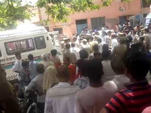 A sweeper died in a gas attack three injured