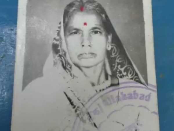 बेटे ने मां पर फावड़े से किए कई वार बेटे ने मां पर फावड़े से किए कई वार