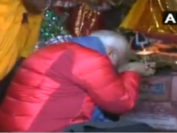 Narendra Modi message in visitors book at Pashupatinath Temple in Kathmandu Nepal