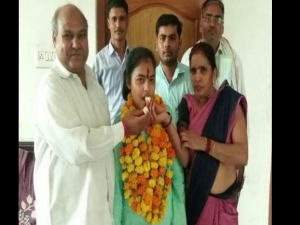 एक ही समय पर कैसे संभव है दो बोर्ड की परीक्षा देना 
