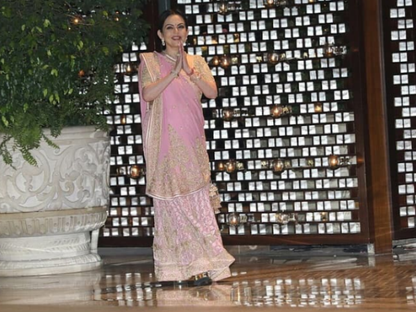 एक महिला के लिए उसके घर-परिवार से बढ़कर कुछ नहीं