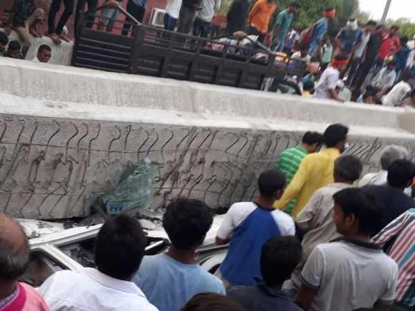 Very tragic Pics of overbridge fall in Varanasi