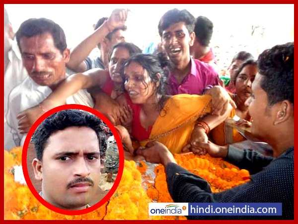 हर तरफ चीत्कार, आँखों में आंसू