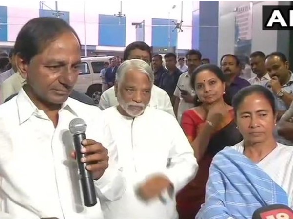 10 मई को हैदराबाद में क्षेत्रीय दलों की बैठक 10 मई को हैदराबाद में क्षेत्रीय दलों की बैठक