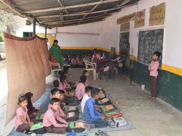 पहले किराए के भवन में चलता था स्कूल