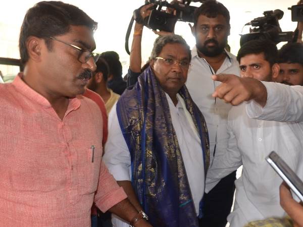 हैदराबाद के ताज कृष्णा होटल पहुंचे सिद्धारमैया