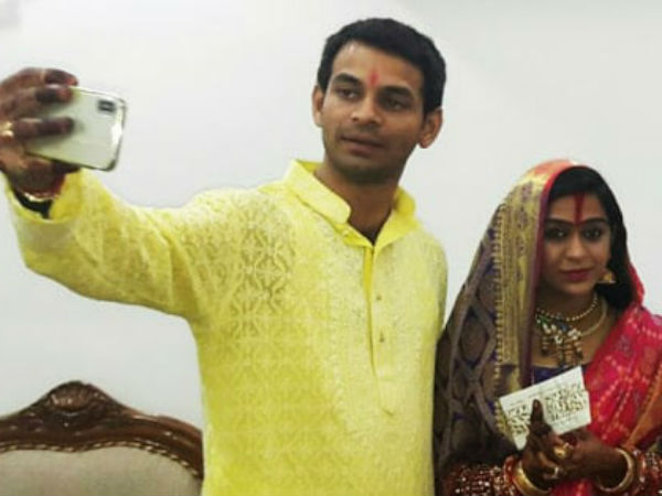 तेज और ऐश्वर्या की सेल्फी वायरल तेज और ऐश्वर्या की सेल्फी वायरल