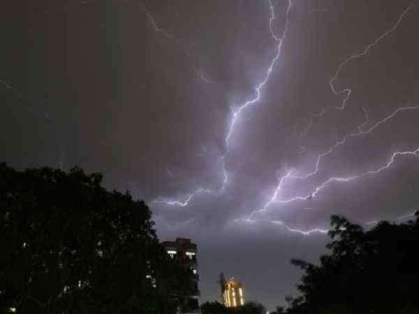 अगले तीन घंटे यूपी के लिए खतरनाक अगले तीन घंटे यूपी के लिए खतरनाक