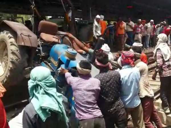 A tractor fell on railway track on Mathura Junction