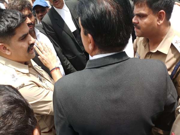 allahabad After the murder the violent attempts of the lawyers reached many cities