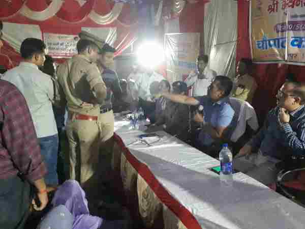 A fake officer arrested in Sultanpur