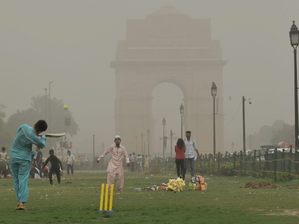 उत्तर भारत में तूफान का तांडव उत्तर भारत में तूफान का तांडव
