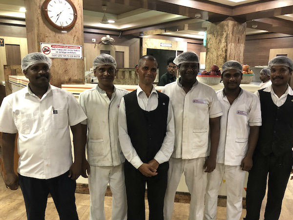 Chennai Saravana Bhavan waiter finds Rs 25 lakh left by customer, hands it over to cops Chennai Saravana Bhavan waiter finds Rs 25 lakh left by customer, hands it over to cops