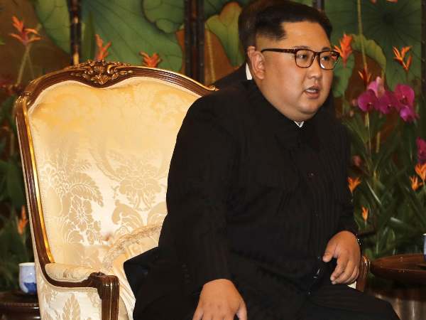 किम के स्टूल की जांच ना हो इसलिए साथ लेकर चलते हैं टॉयलेट