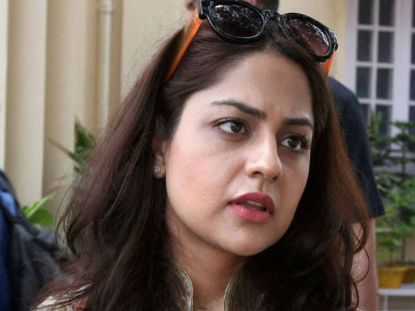  बड़ी बेटी लदंन में बड़ी अधिकारी छोटी बेटी बॉलीवुड में 