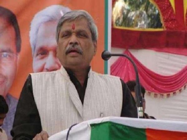 प्रभात झा ने साधा दिग्विजय सिंह पर निशाना
