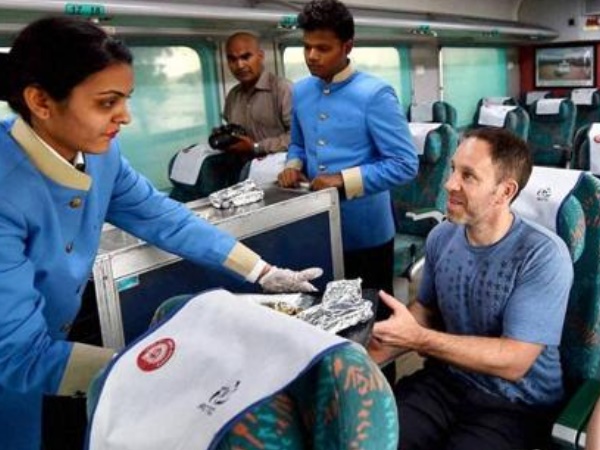 शताब्दी और राजधानी ट्रेनों में ट्रायल शुरू