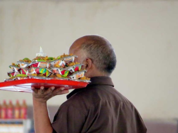 केटरिंग स्टाफ के लिए भी बढ़ा मानक