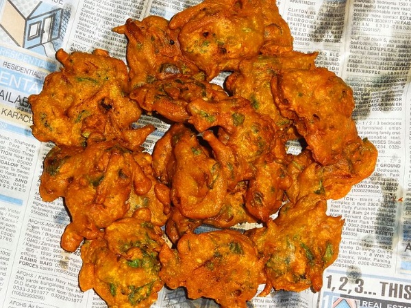 कुछ दिनों के अंदर ही चल पड़ी दुकान कुछ दिनों के अंदर ही चल पड़ी दुकान