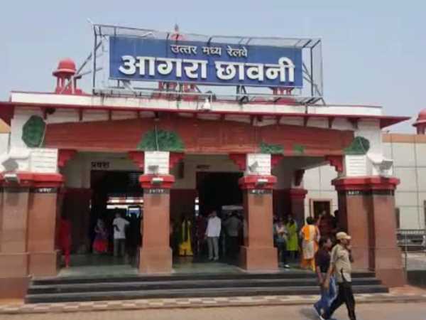 Two dogs were traveling without ticket in Agra railway station