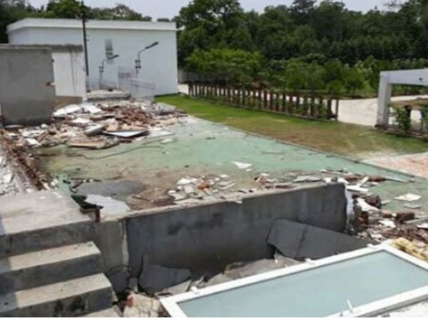 अखिलेश यादव ने 3 जून को बंगला खाली कर दिया था 