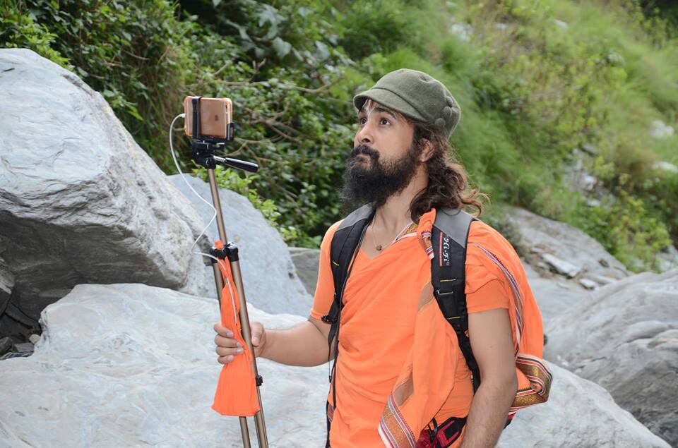 Meet digital baba and know his style to connect his bhakt Meet digital baba and know his style to connect his bhakt