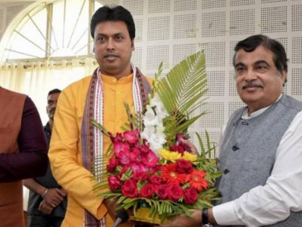 बहुत सारे मुद्दों पर दिए विवादित बयान बहुत सारे मुद्दों पर दिए विवादित बयान