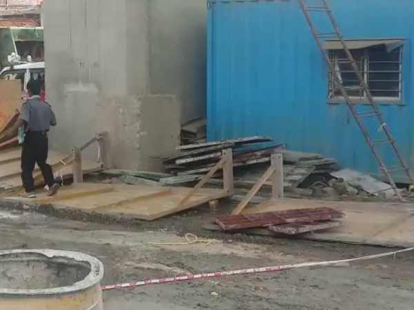 Plates of flyover fell in Varanasi