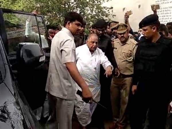 mainpuri many muslims died in bus accident 