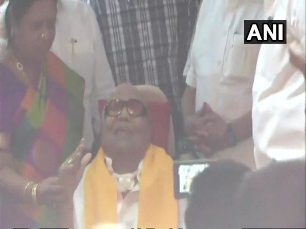 आज 95वां जन्मदिन मना रहे हैं करुणानिधि आज 95वां जन्मदिन मना रहे हैं करुणानिधि