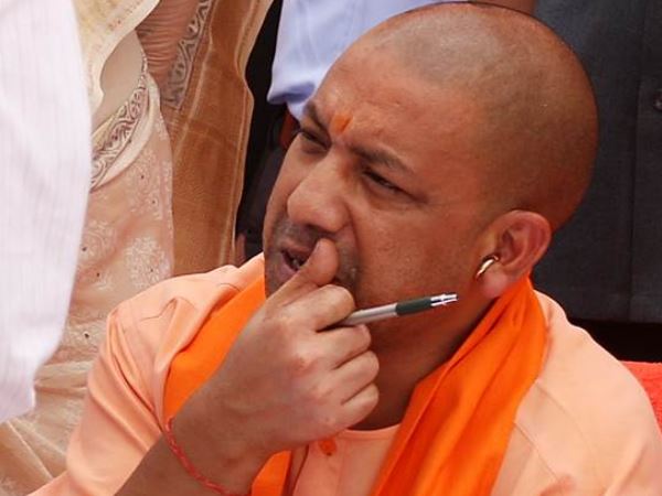 up board topper akash dwivedi 1 lakh rupees check bounced given by cm yogi