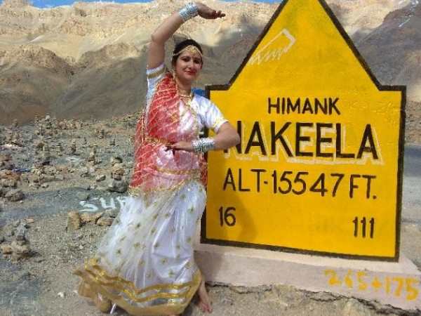 नृत्य की पेशकारियों के जरिये देश के जवानों को दी श्रद्धांजलि 