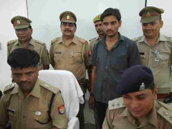 Brother killed his his real brother for his love in Shahjahanpur Brother killed his his real brother for his love in Shahjahanpur