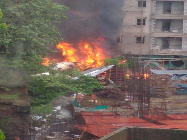 a-chartered-plane-crashes-an-open-area-mumbai-ghatkopar a-chartered-plane-crashes-an-open-area-mumbai-ghatkopar