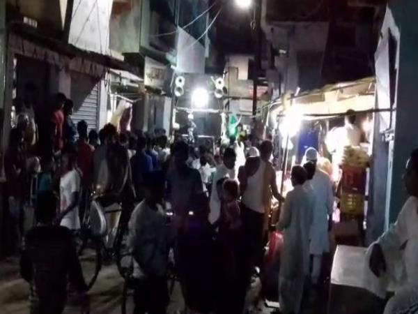 आतंकवाद का समर्थक कर रहे थे गाने के बोल