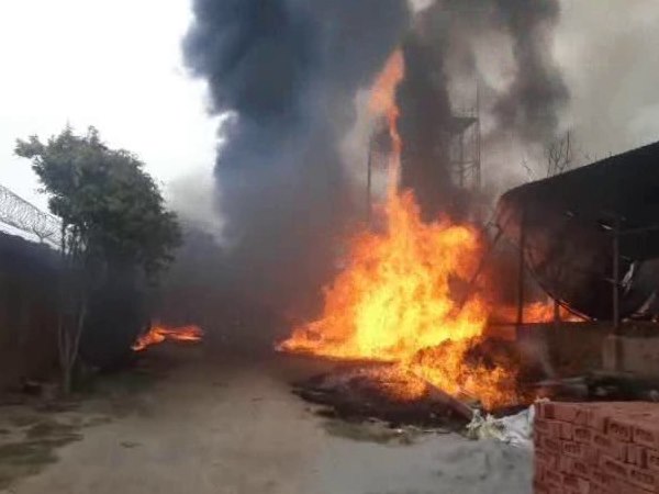 Fire in a chemical factory in meerut rescue operations underway.