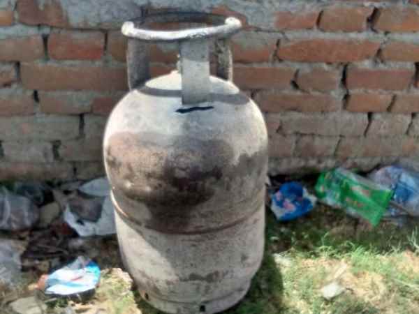 Fire in pile of garbage in Lucknow