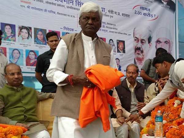 कांग्रेस शासनकाल में गलत नीतियां बनाने वाले नेता पैदा हुए कांग्रेस शासनकाल में गलत नीतियां बनाने वाले नेता पैदा हुए