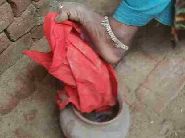 भागकर पहुंचा भाभी के पास