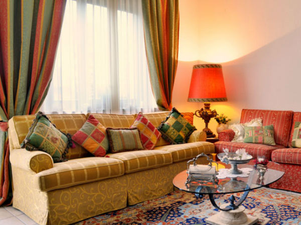 हर रंग कुछ कहता है आपसे.......... हर रंग कुछ कहता है आपसे..........