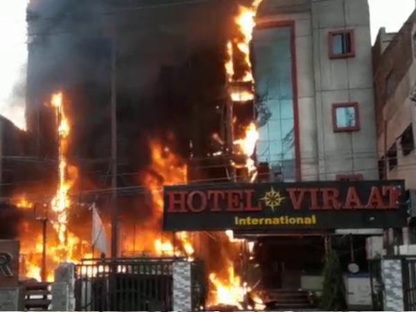 Fire in virat hotel in Lucknow